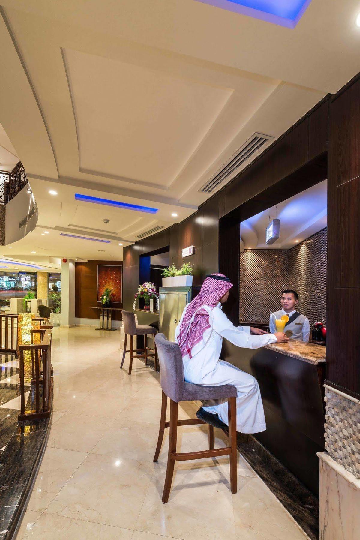 法克里亚波德酒店 欧奈宰 外观 照片